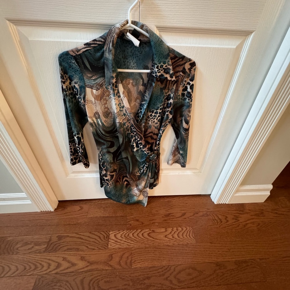 Frank Lyman top Teal beige and black